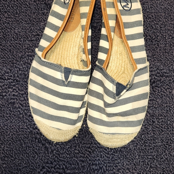 Michael Kors striped flat shoe - Picture 2 of 6